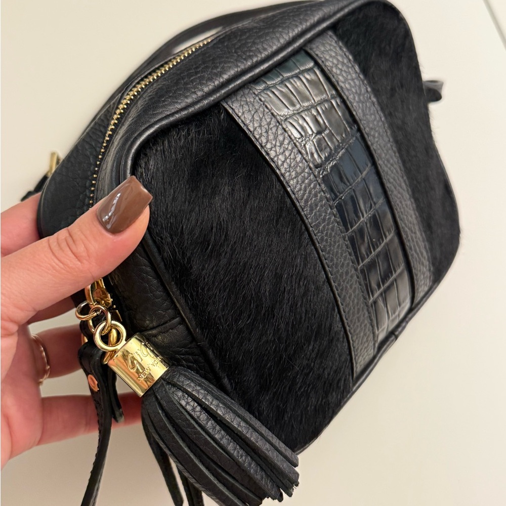 GiGi New York Elegant Madison Crossbody Bag Black Leather Like New